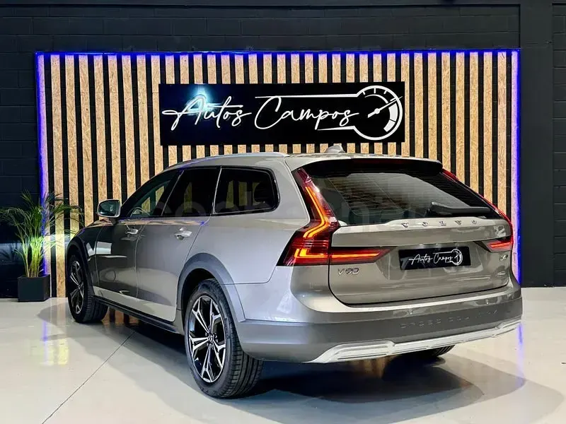 Usado Volvo V90 CC Ultimate 197 CV (144 kW) 2022 Marrón Familiar