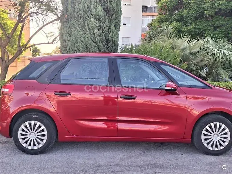 Usado Citroën C4 Picasso Seduction 120 CV (88 kW) 2014 Granate Monovolumen