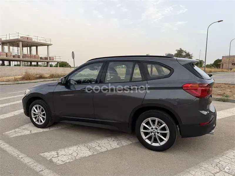 Usado BMW X1 Comfort Edition 150 CV (110 kW) 2022 Gris / plata SUV