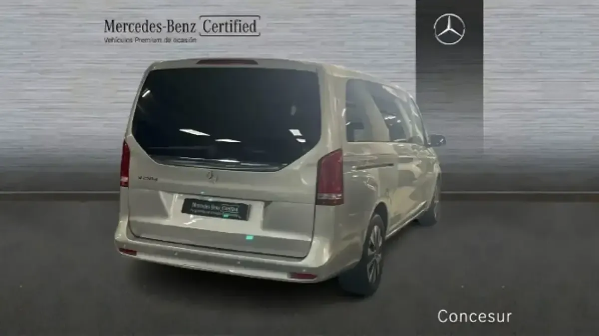 Usado Mercedes V250 190 CV (139 kW) 2023 Gris Monovolumen