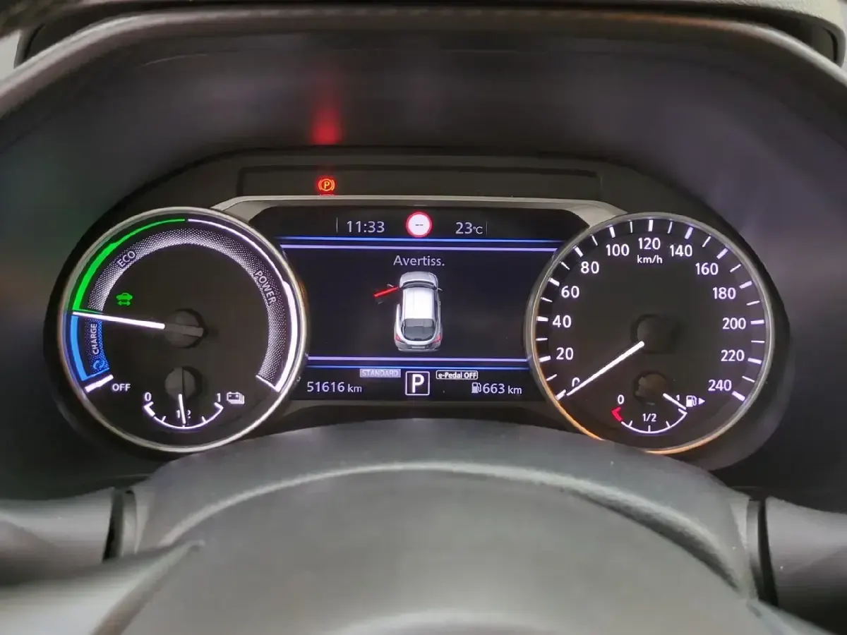 Usado Nissan Juke N-Connecta 143 CV (105 kW) 2023 Gris SUV