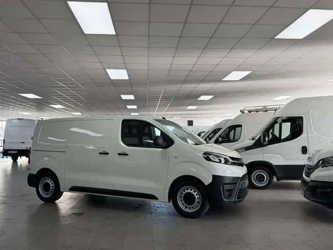 Usado Toyota Proace Business Edition 101 CV (74 kW) 2020 Blanco Monovolumen