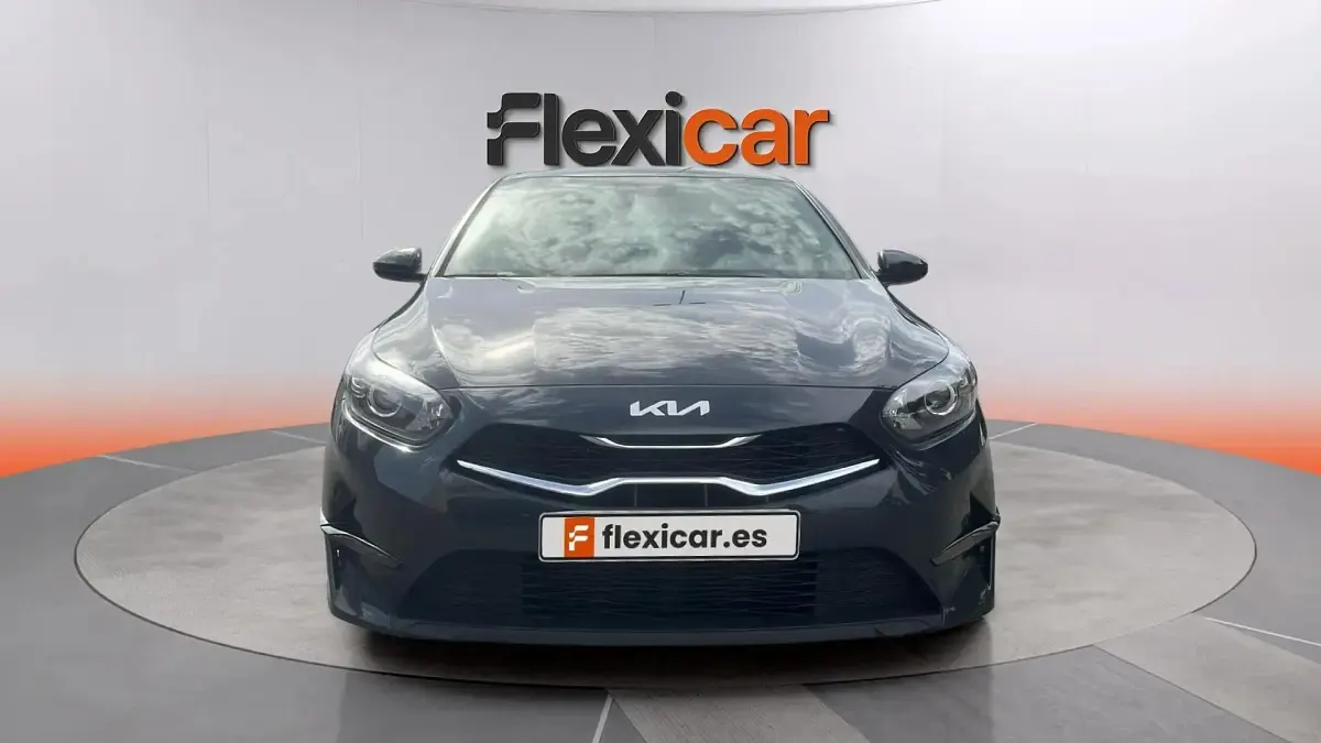 Usado Kia Ceed 136 CV (100 kW) 2023 Gris Utilitario