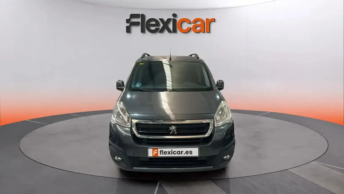 Usado Peugeot Partner Tepee Outdoor 100 CV (73 kW) 2018 Gris Monovolumen