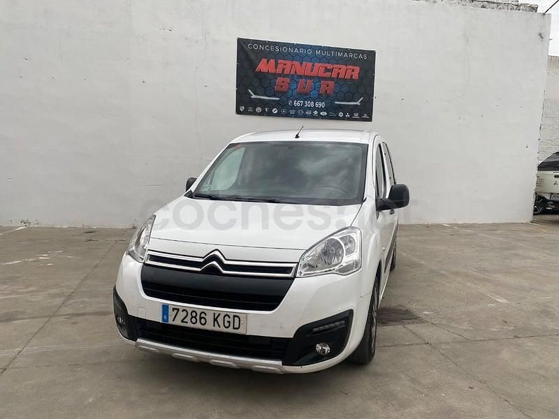 Usado Citroën Berlingo Live 100 CV (73 kW) 2018 Blanco Monovolumen