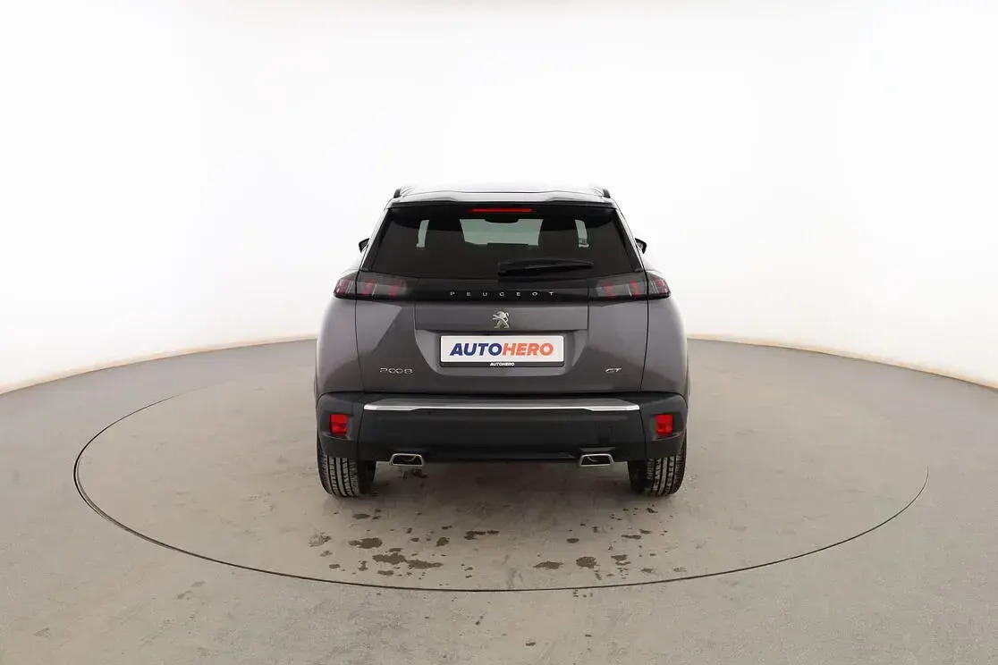 Usado Peugeot 2008 GT 131 CV (96 kW) 2023 Gris SUV