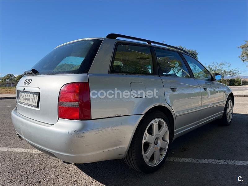 Usado Audi S4 265 CV (194 kW) 1998 Gris / plata Familiar