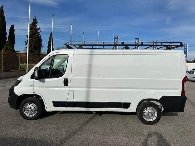 Usado Peugeot Boxer 140 CV (102 kW) 2023 Blanco Van