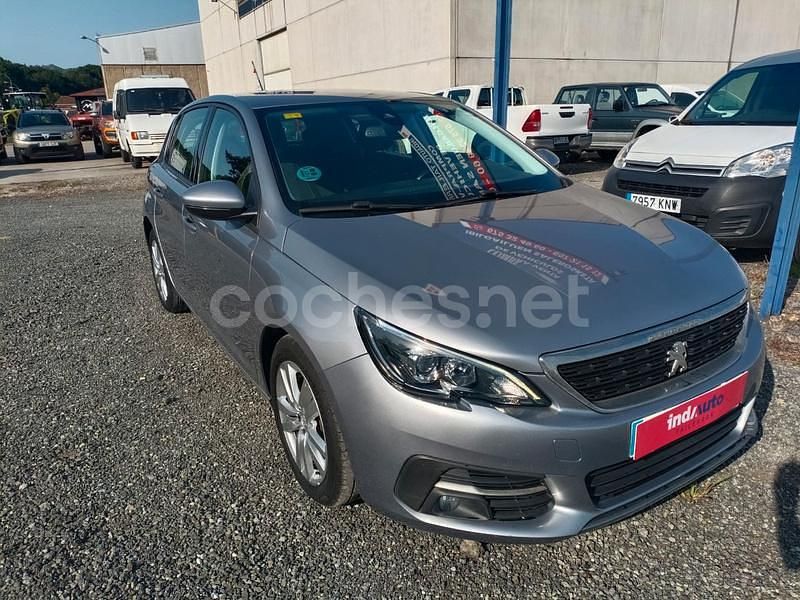 Usado Peugeot 308 Active 100 CV (73 kW) 2020 Gris / plata Berlina