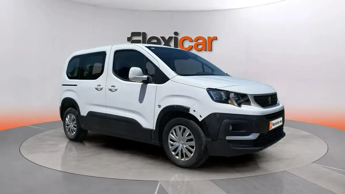Usado Peugeot Rifter Active 100 CV (73 kW) 2026 Monovolumen