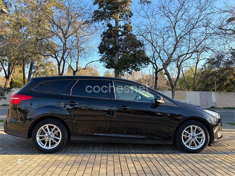 Usado Ford Focus Business Edition 125 CV (91 kW) 2017 Negro Familiar