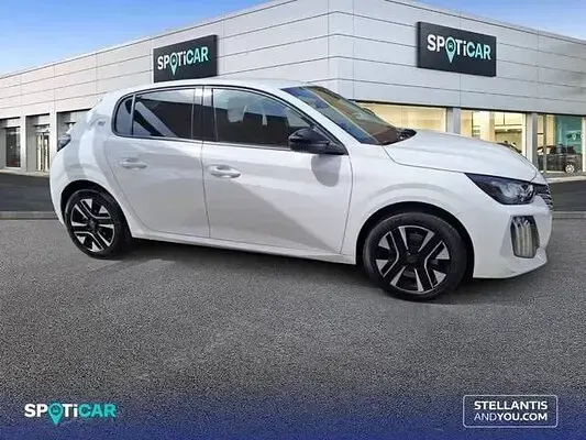 Usado Peugeot e-208 Style 100 kW (136 CV) 2024 Utilitario