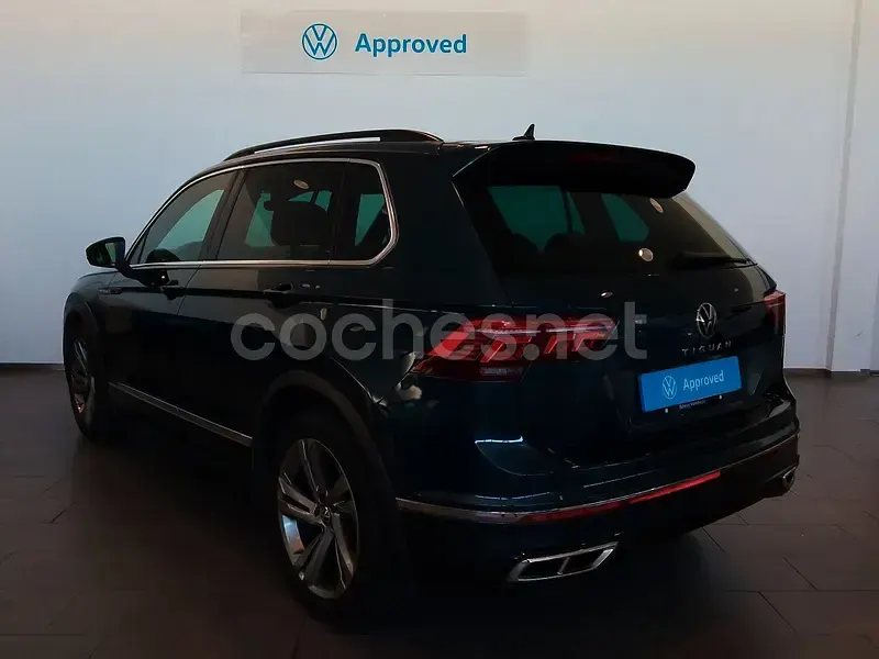 Usado VW Tiguan R-line 150 CV (110 kW) 2023 Gris / plata SUV