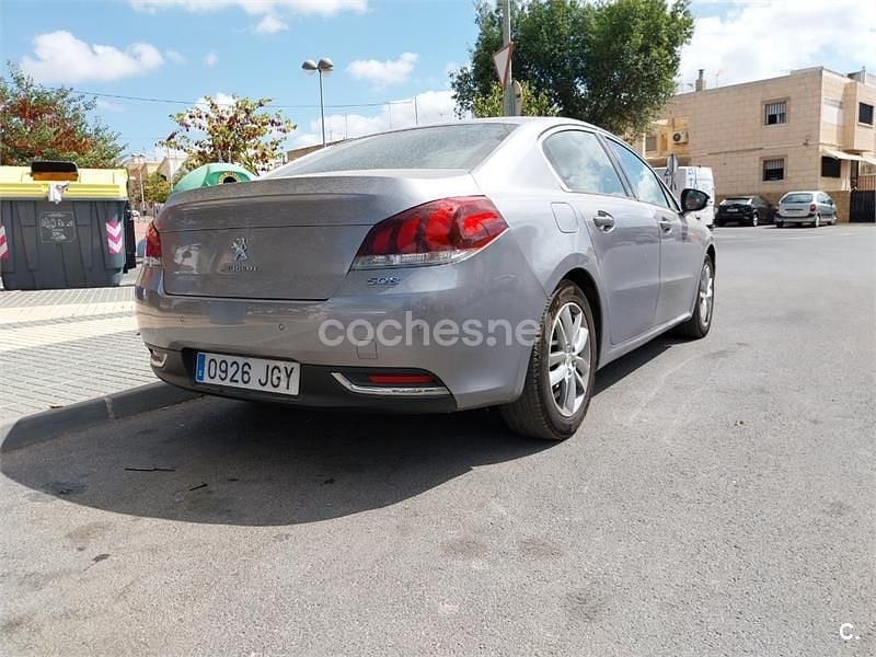 Usado Peugeot 508 Active 165 CV (121 kW) 2015 Gris / plata Berlina