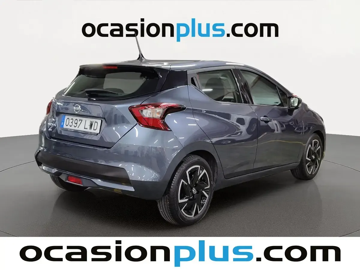 Usado Nissan Micra Acenta 92 CV (67 kW) 2022 Gris Utilitario