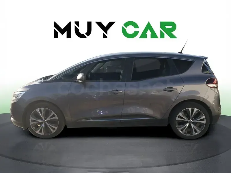 Usado Renault Scénic Zen 130 CV (95 kW) 2017 Gris / plata Monovolumen