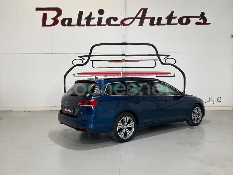 Usado VW Passat Business 150 CV (110 kW) 2024 Azul Familiar