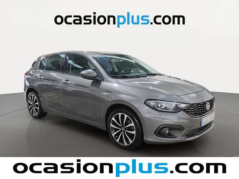 Usado Fiat Tipo Lounge 95 CV (69 kW) 2017 Gris Berlina
