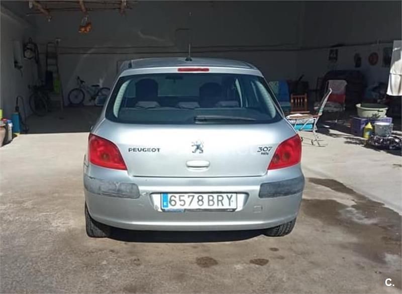 Usado Peugeot 307 90 CV (66 kW) 2002 Gris / plata Berlina