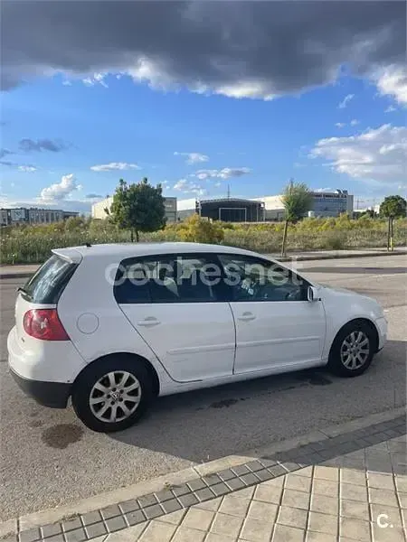 Usado VW Golf V 122 CV (89 kW) 2007 Blanco Berlina
