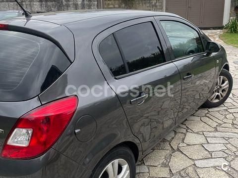Usado Opel Corsa Selective 95 CV (69 kW) 2011 Gris / plata Utilitario