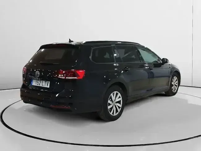 Usado VW Passat Business 150 CV (110 kW) 2021 Gris Familiar