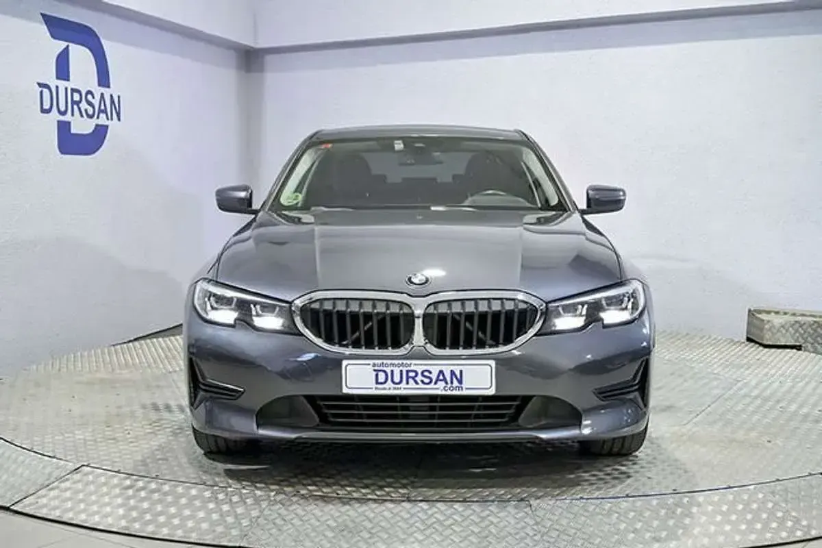 Usado BMW 318 Comfort Edition 150 CV (110 kW) 2019 Gris Berlina