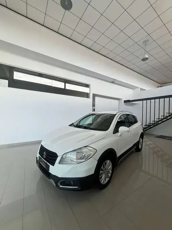 Usado Suzuki SX4 120 CV (88 kW) 2016 Blanco SUV