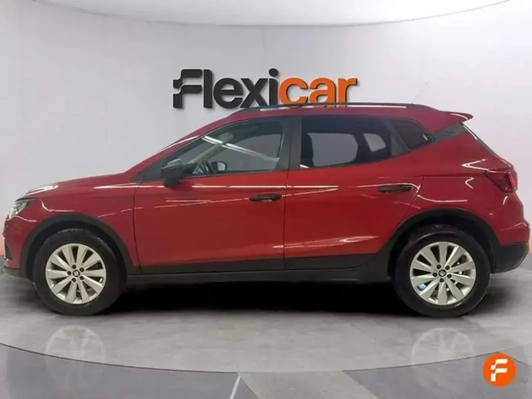 Usado Seat Arona Reference 95 CV (69 kW) 2021 Rojo SUV