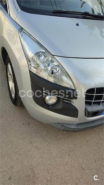 Usado Peugeot 3008 Active 115 CV (84 kW) 2012 Gris / plata Berlina