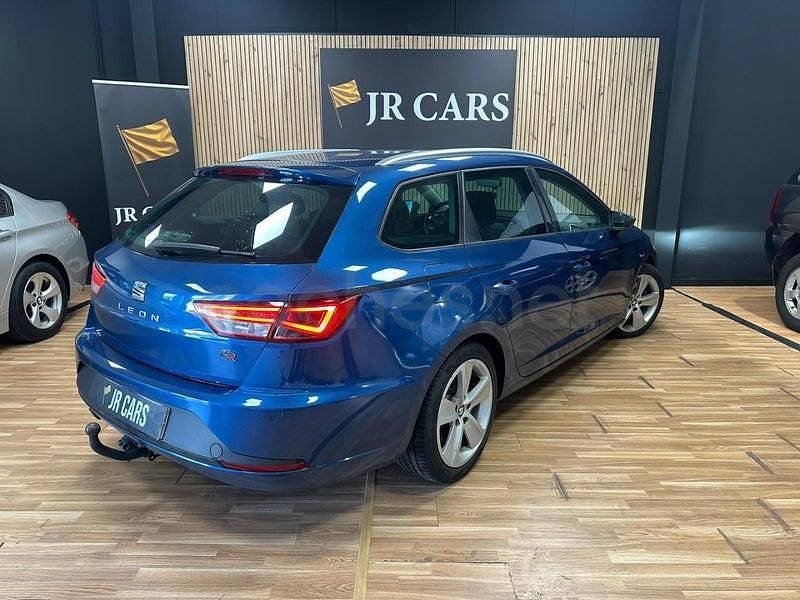 Usado Seat Leon FR 184 CV (135 kW) 2016 Azul Familiar