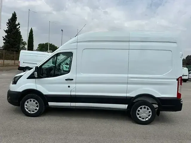 Usado Ford Transit Trend 130 CV (95 kW) 2024 Blanco Van