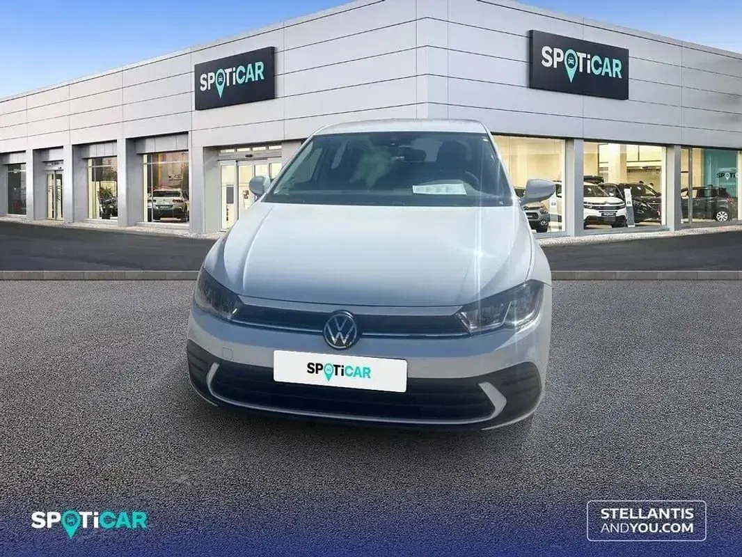 Usado VW Polo Life 95 CV (69 kW) 2022 Gris Utilitario