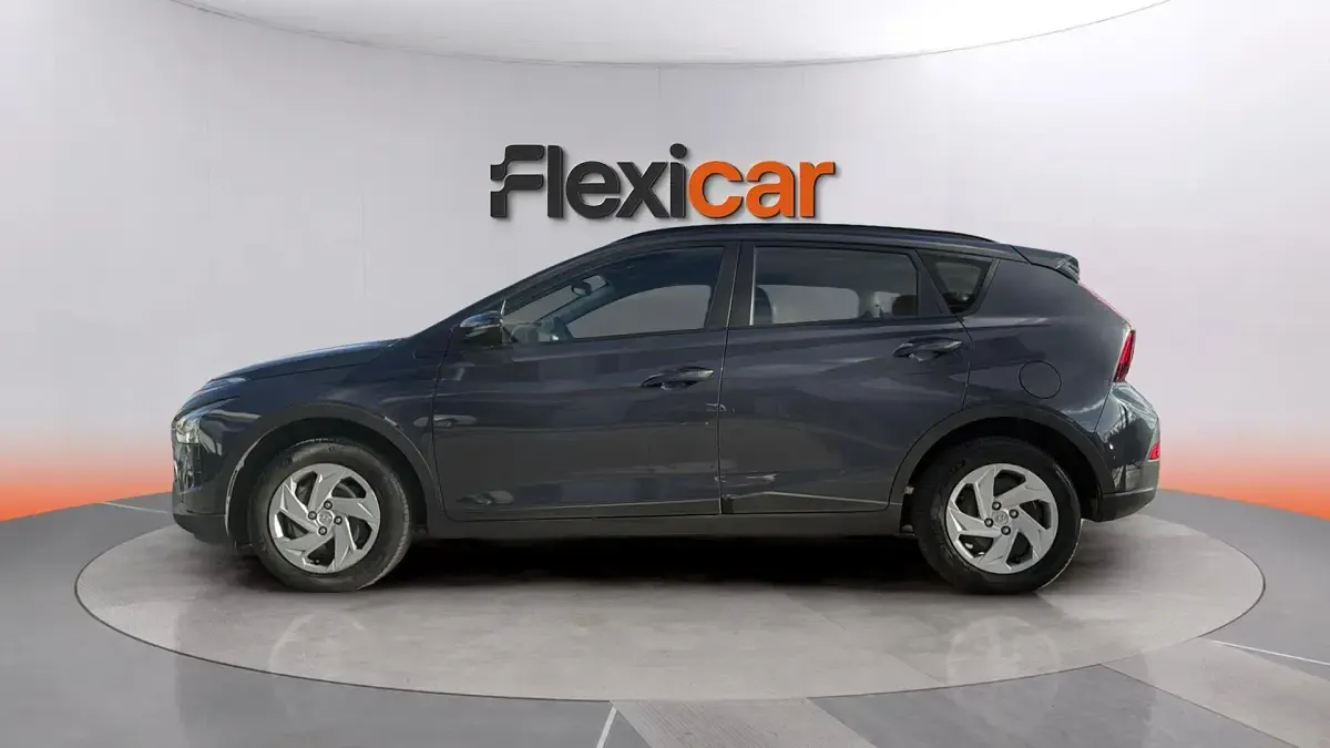 Usado Hyundai Bayon 84 CV (61 kW) 2023 Gris SUV