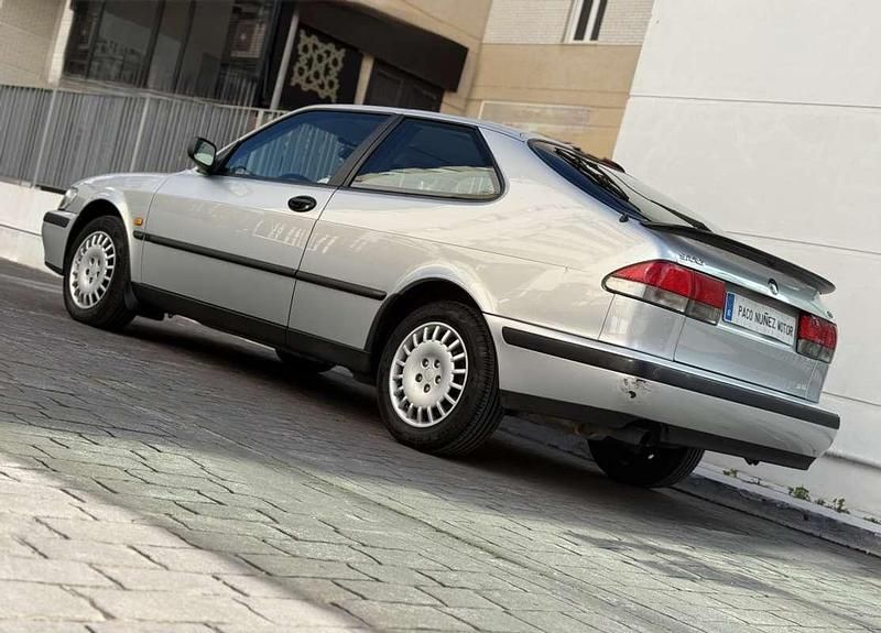Usado Saab 9-3 150 CV (110 kW) 1998 Plateado Coupe