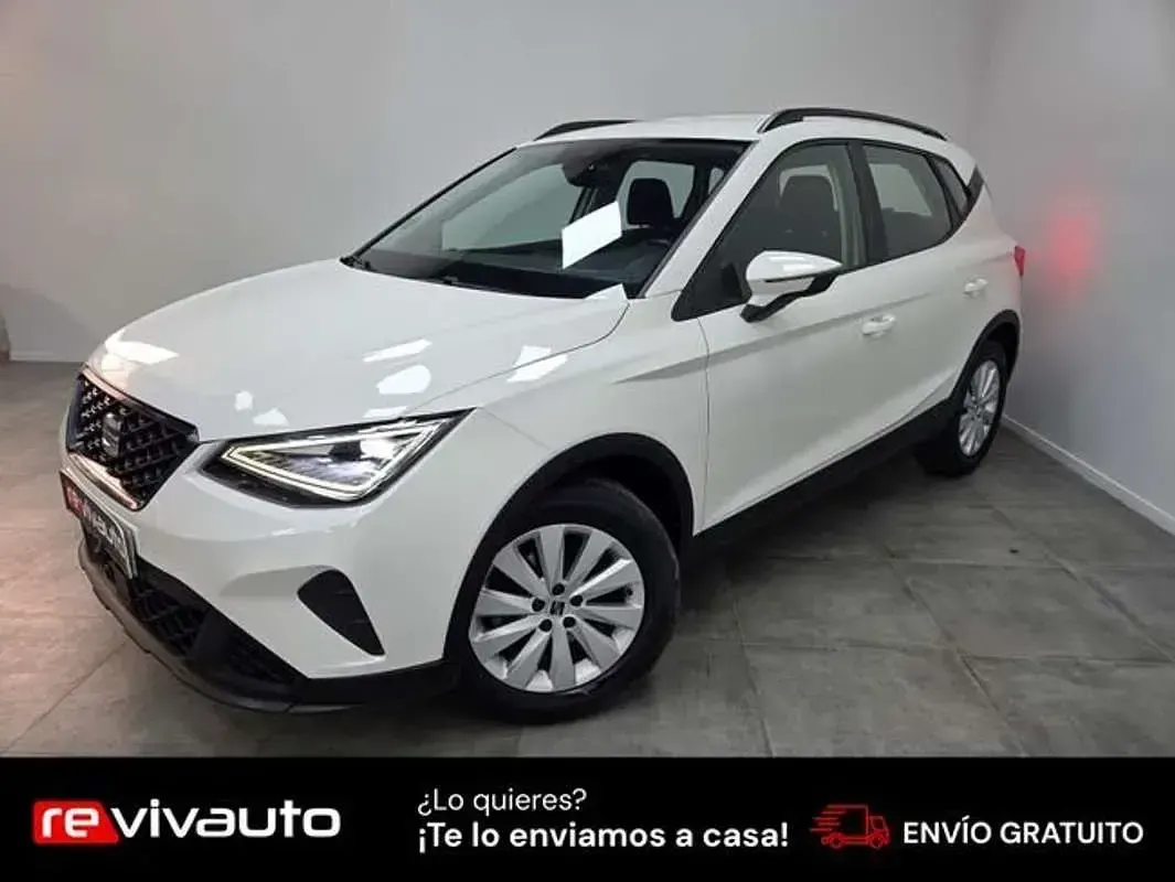 Usado Seat Arona Style Plus 110 CV (80 kW) 2022 Blanco SUV