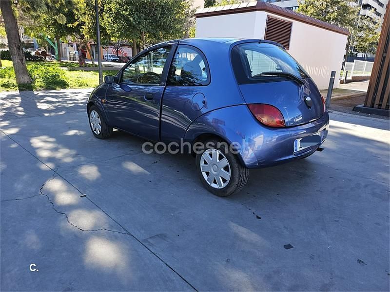 Usado Ford Ka Collection 70 CV (51 kW) 2005 Azul Utilitario