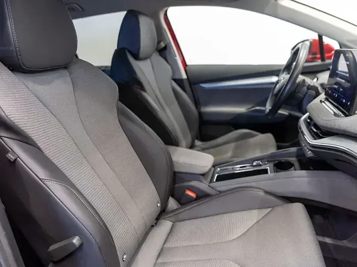 Usado Skoda Enyaq iV 150 kW (204 CV) 2022 Rojo SUV