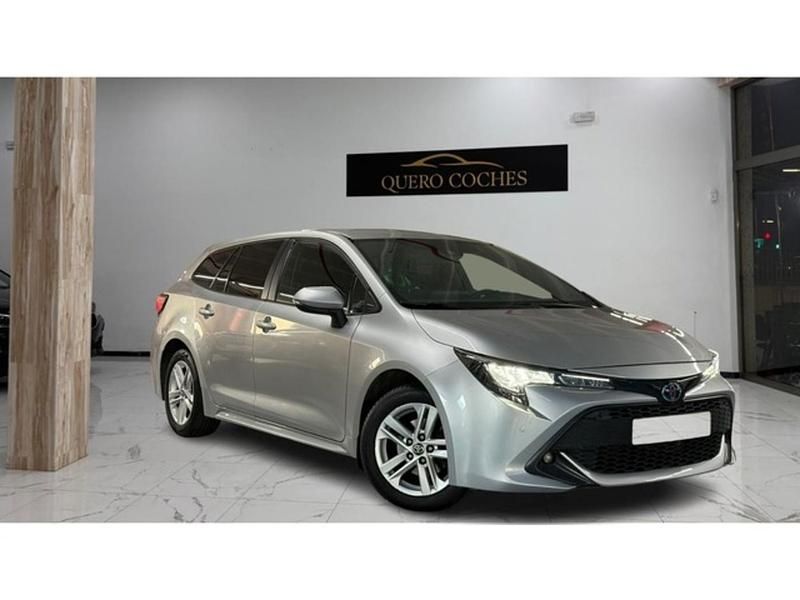 Usado Toyota Corolla Active 122 CV (89 kW) 2021 Plateado Familiar