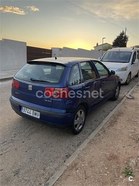 Usado Seat Ibiza Stella 75 CV (55 kW) 2001 Azul Utilitario