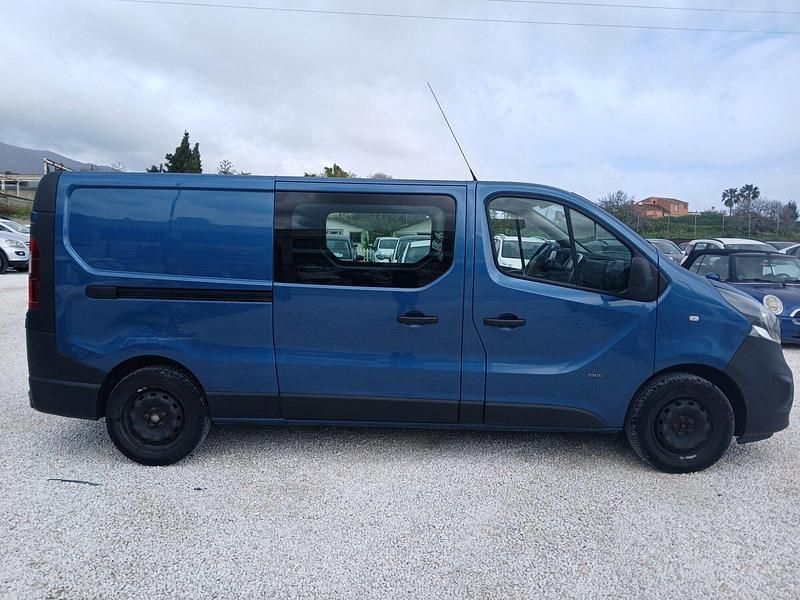 Usado Opel Vivaro Expression 115 CV (84 kW) 2014 Azul Monovolumen