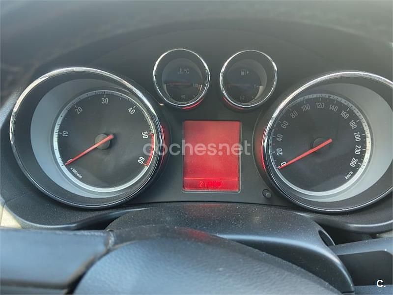 Usado Opel Insignia Sport 160 CV (117 kW) 2010 Negro Berlina