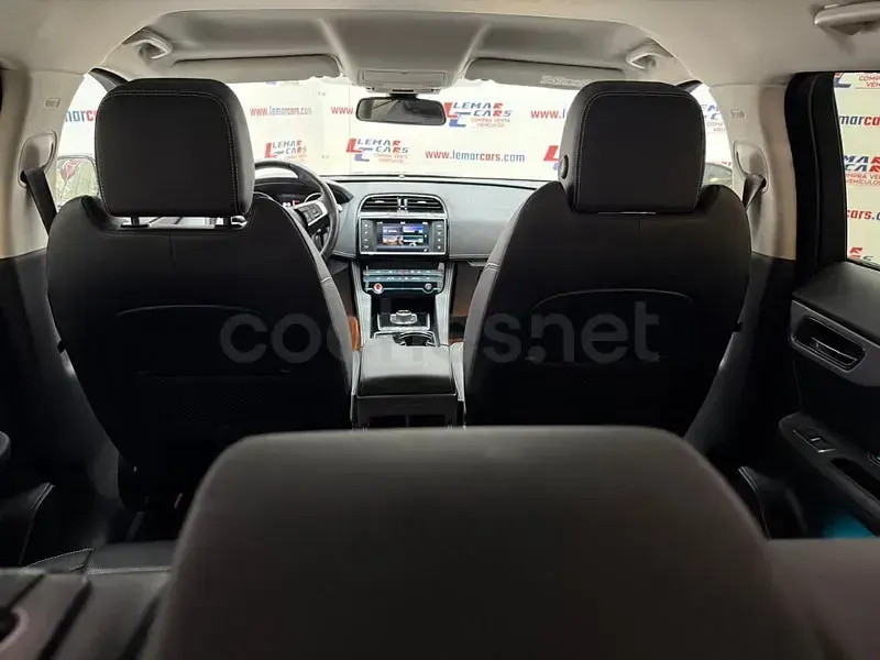 Usado Jaguar F-Pace R-Sport 300 CV (220 kW) 2017 Granate SUV