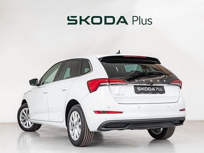 Blanco Nuevo 2024 Skoda Scala Ambition Utilitario | 18.900 € (Precio justo) - Imagen 1/4