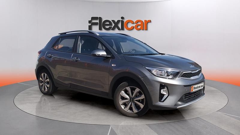 Usado Kia Stonic 84 CV (61 kW) 2024 Gris SUV