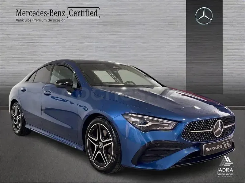 Usado Mercedes CLA200 163 CV (119 kW) 2025 Azul Berlina