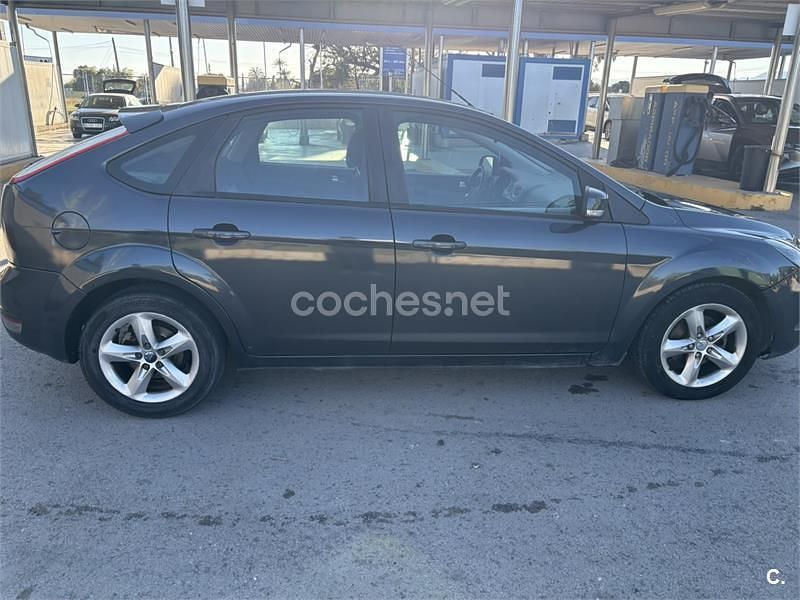 Używany Ford Focus Business Edition 90 KM (66 kW) 2010 Czarny Sedan/Limuzyna