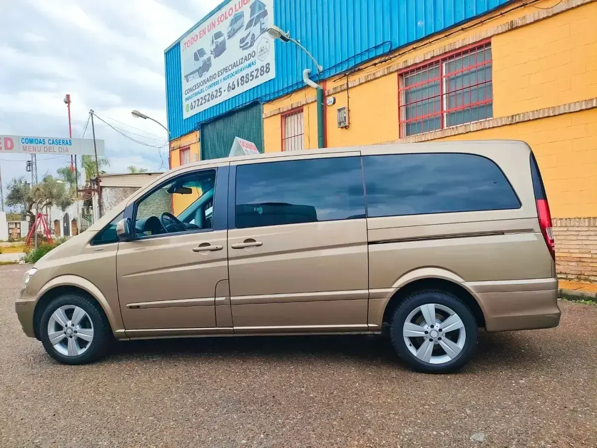 Usado Mercedes Viano 163 CV (119 kW) 2013 Beige Monovolumen