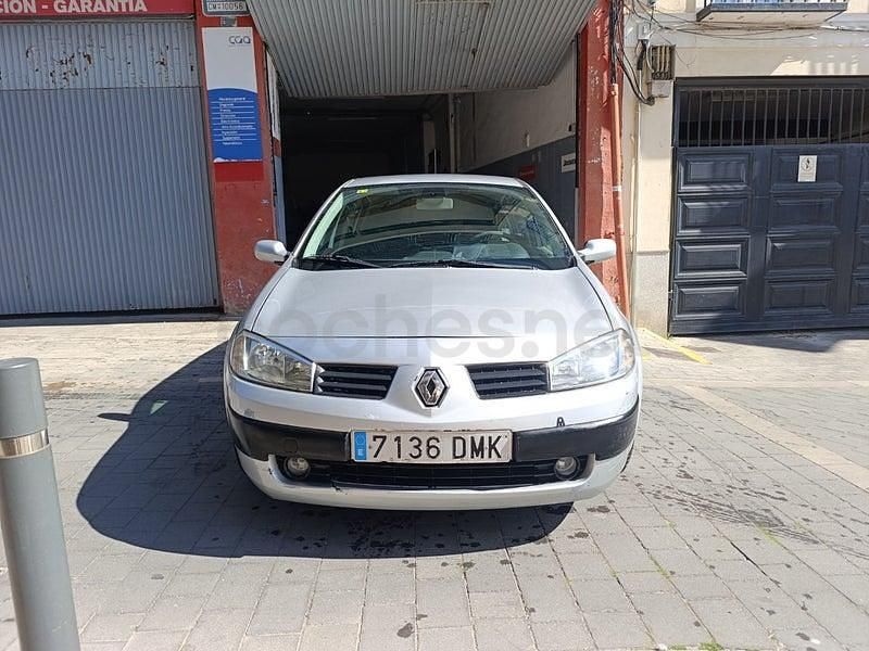 Usado Renault Mégane II Authentique 100 CV (73 kW) 2005 Gris / plata Berlina