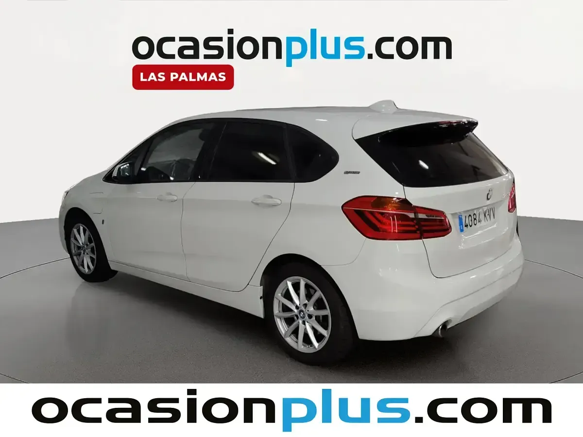 Usado BMW 225 Active Tourer iPerformance 224 CV (164 kW) 2019 Blanco Monovolumen